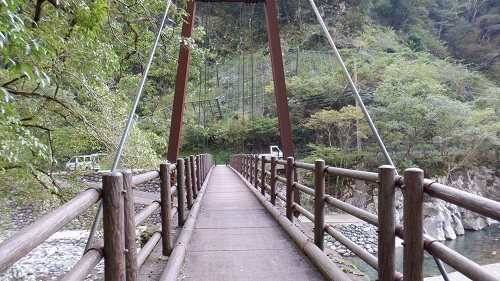 白滝公園にある2つの吊り橋の中の1つ